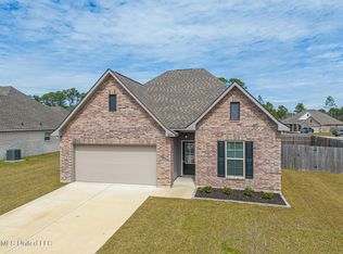 11600 Rosalie Pl, Ocean Springs, MS 39564