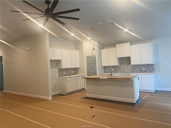 4th image of 6212 Southern Cross Dr