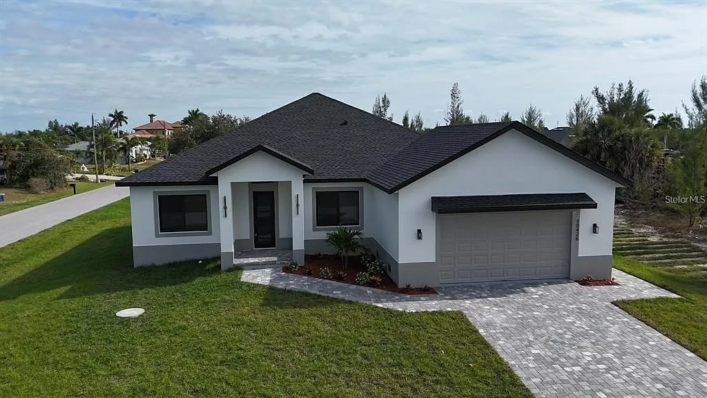 4 bed, 3.0 bath, 2286 sqft, $2,800 — Photo 1