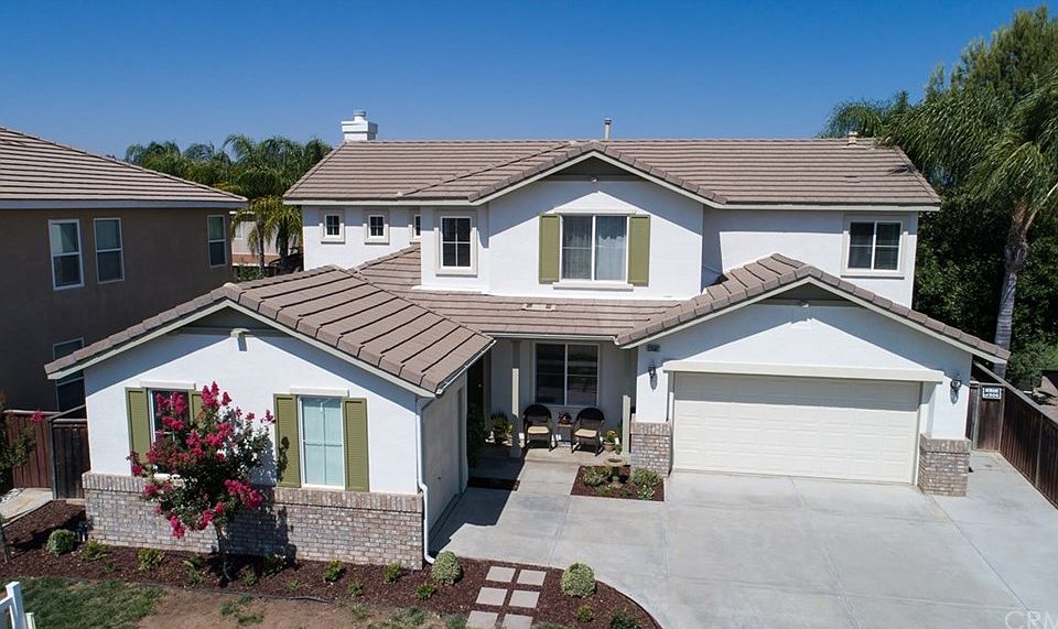 1st image of 33582 Iris Ln
