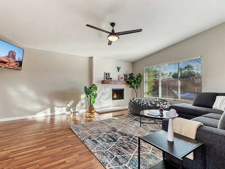 7303 E Cypress St — Photo 5