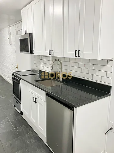 215 E 10th St #EBMT Photo 1