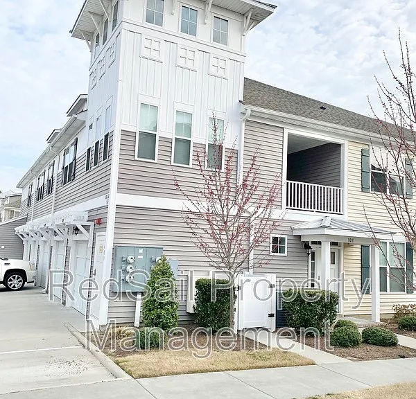 1011 Celia Ct — Photo 1