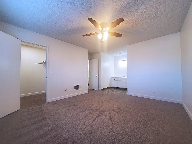 7542 Church St — Photo 11