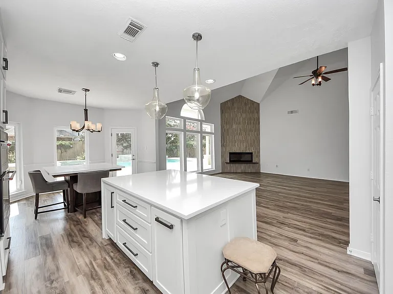 11207 Satin Tail Ln — Photo 15