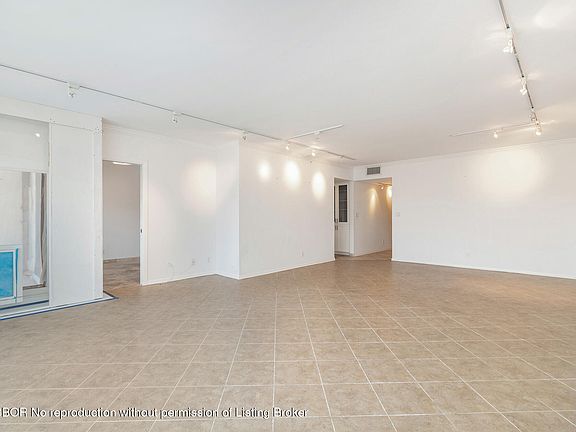 5th image of 525 S Flagler Dr APT 9B
