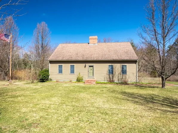 28 Burbank Ln, Lancaster, MA 01523