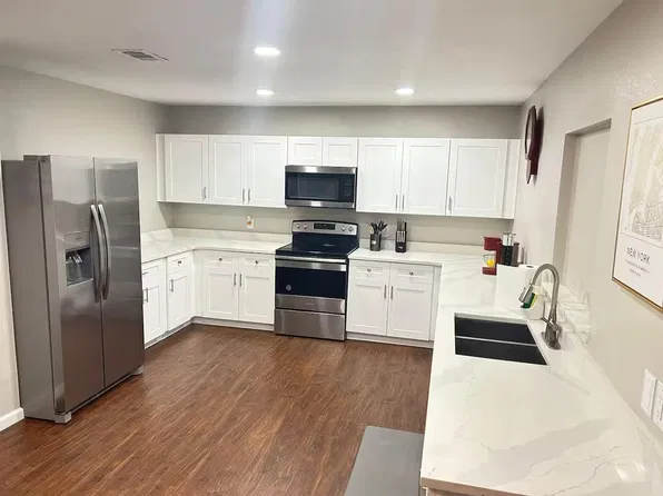 1405 3rd Ave N, Texas City, TX 77590