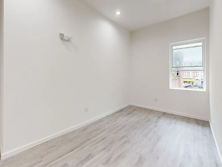 252 Washington St — Photo 15