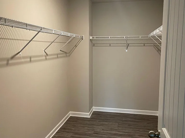 403 Colonial Walk — Photo 8