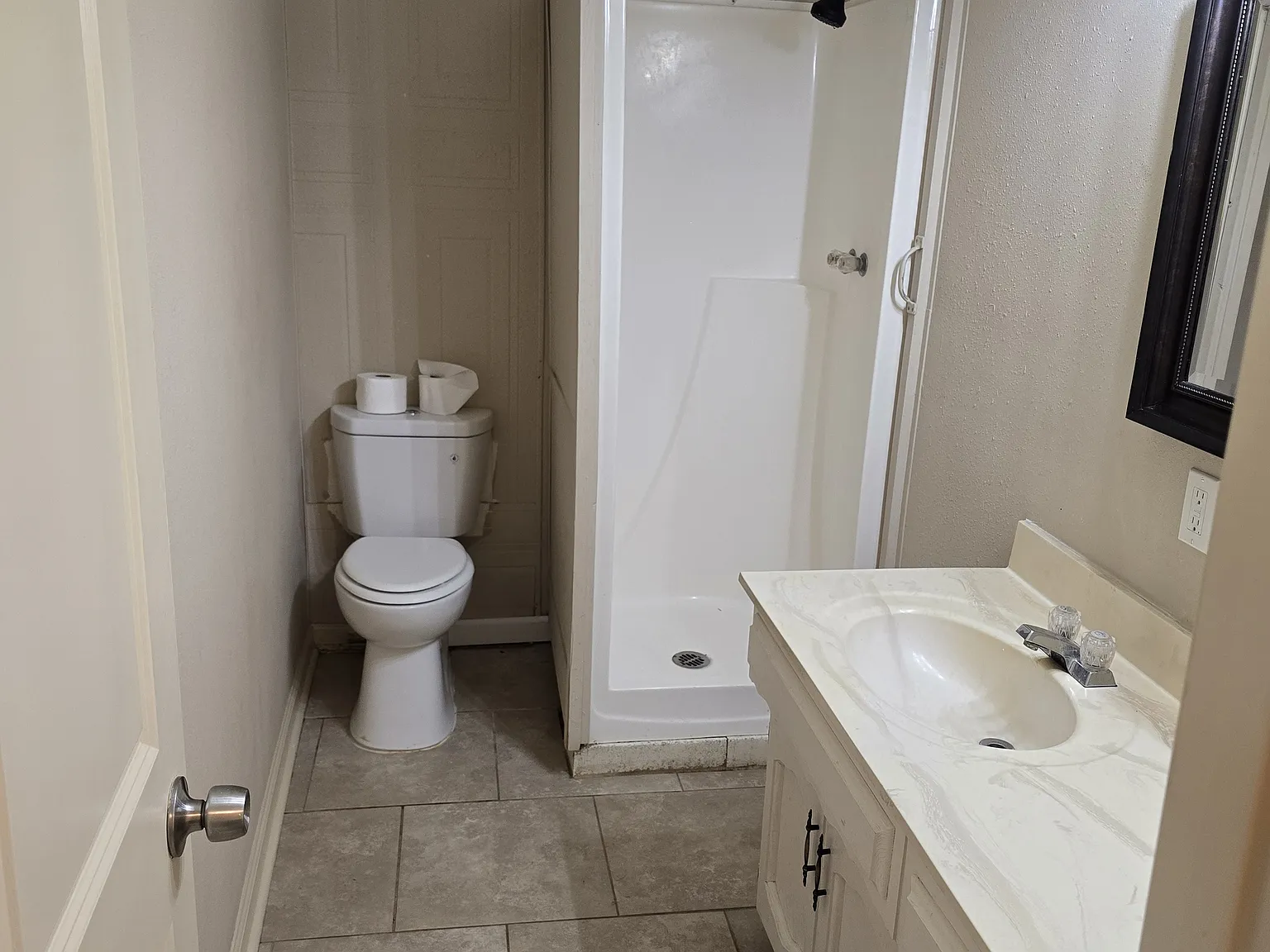 1 bed, 700 sqft, $1,000 — Photo 2