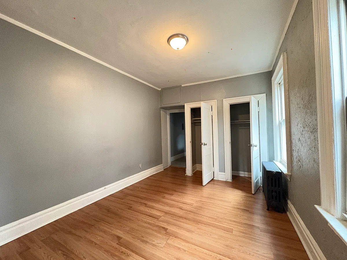 Building Photo - 35 Shepard Ave #13