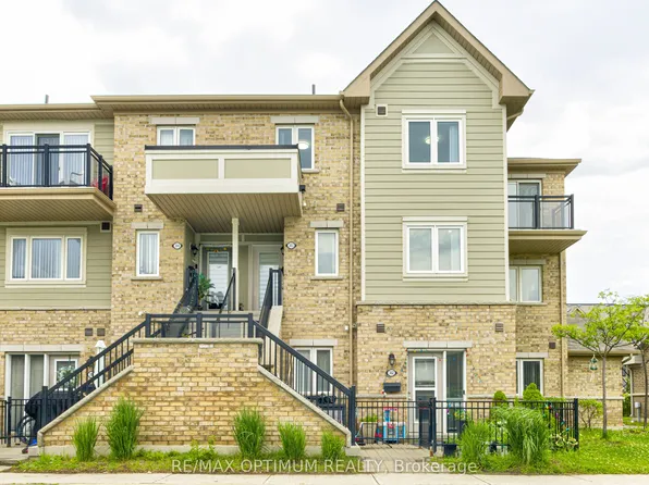 250 Sunny Meadow Blvd #303, Brampton, ON L6R 3Y7