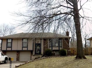 516 NE Stonewall St, Blue Springs, MO 64014