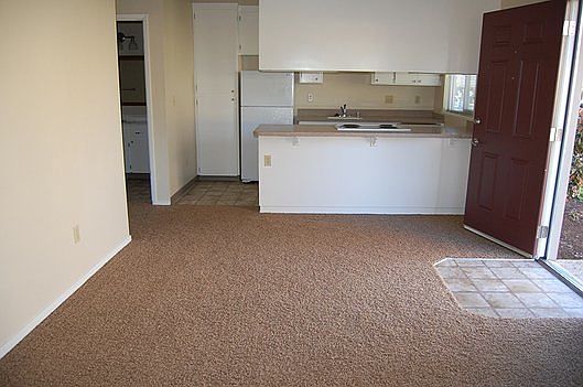 Living Room/Breakfast Nook