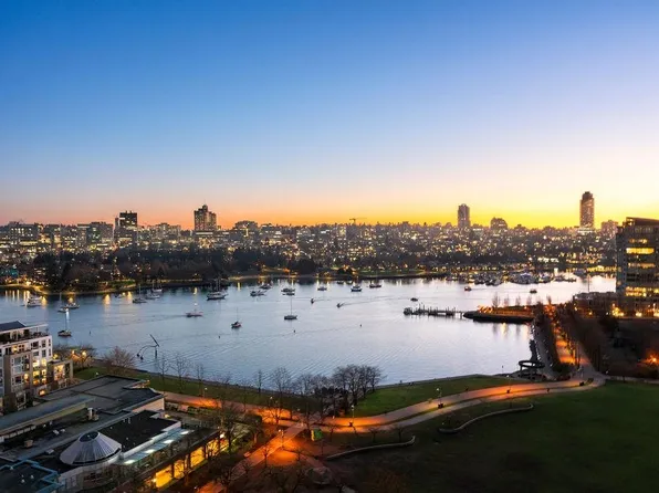 199 Drake St #19A, Vancouver, BC V6Z 2T9