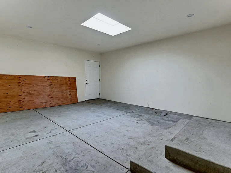 15340 Cohasset St — Photo 18