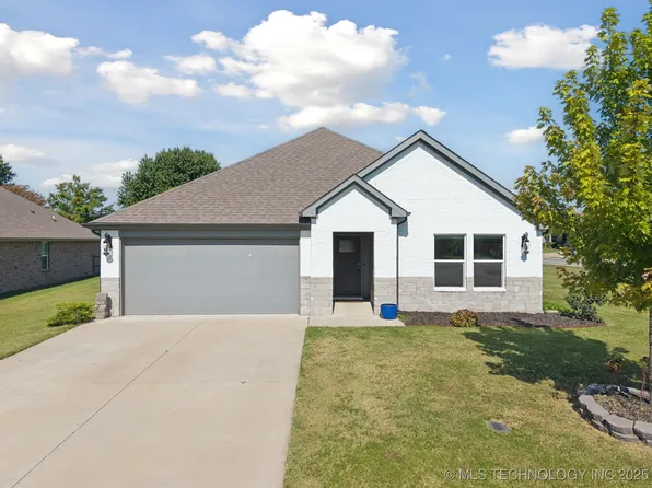 26550 Columbia Crest Dr, Claremore, OK 74019
