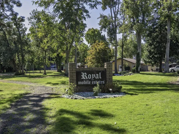 1055 N 5th St Unit 143, Jacksonville, OR 97530