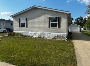 947 Daleann Ave, Dekalb, IL 60115