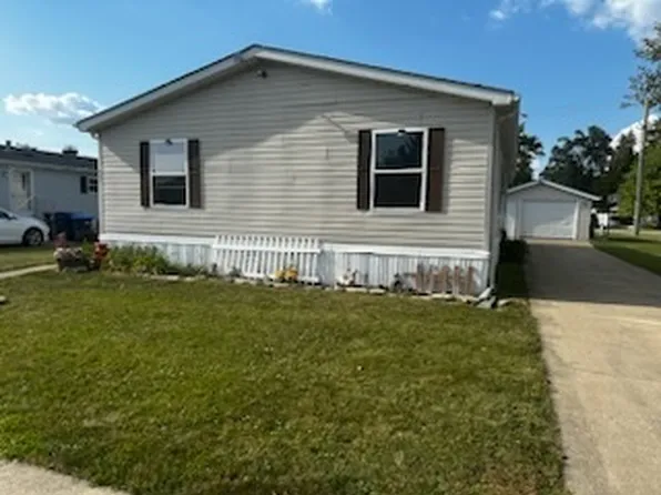 947 Daleann Ave, Dekalb, IL 60115
