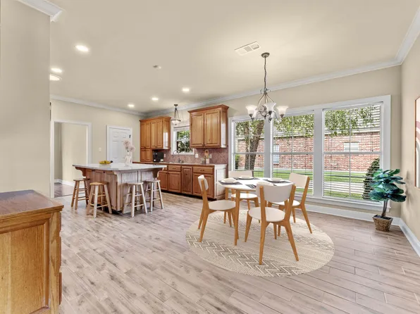 16831 Sunset Point Ct, Baton Rouge, LA 70816