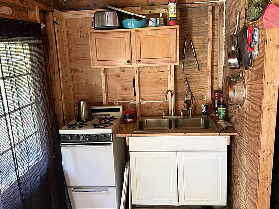 3rd image of 133 Smith Road