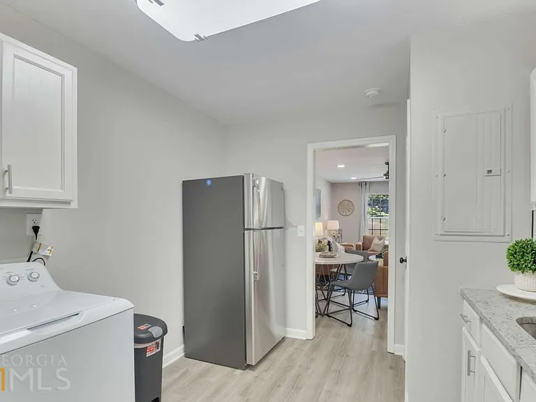 1748 Spring Rd — Photo 5