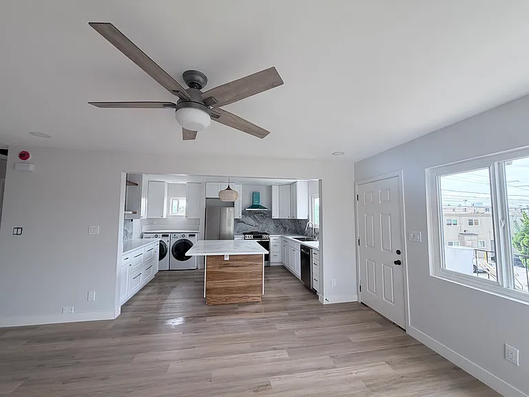 4945 Brighton Ave — Photo 15