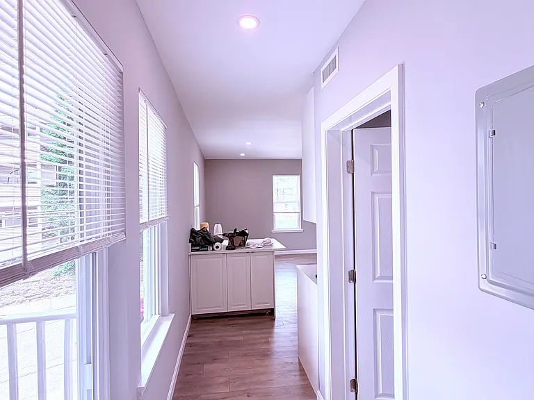 635-639 Elm St #2 — Photo 3