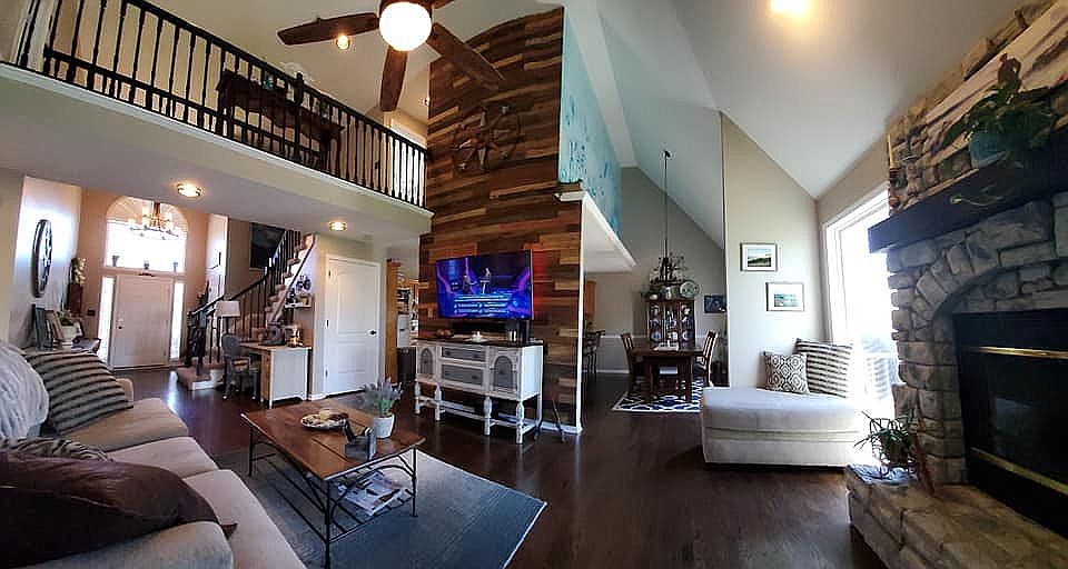 1st image of 4428 NE Skyview Dr