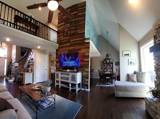 4428 NE Skyview Dr, Lees Summit, MO 64064