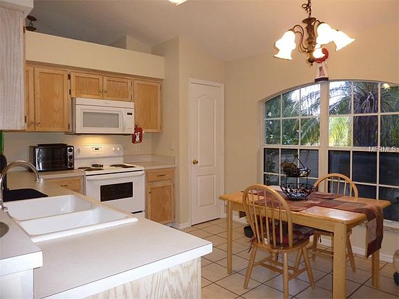 3rd image of 15539 Catherine Cir