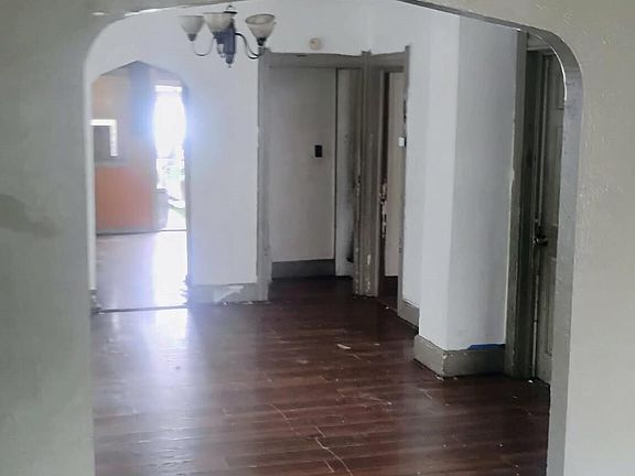 5th image of 539 E Central Ave
