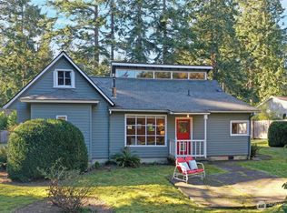 10285 NE Albertson Rd, Bainbridge Island, WA 98110