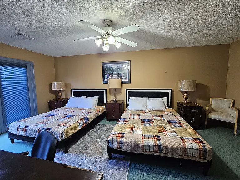 8220 Hunters Creek Dr — Photo 11