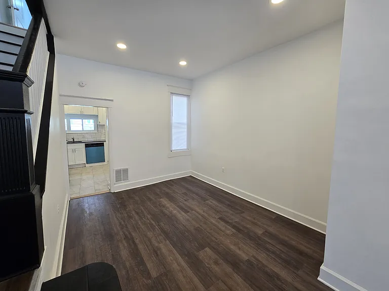 2613 Oakford St — Photo 2