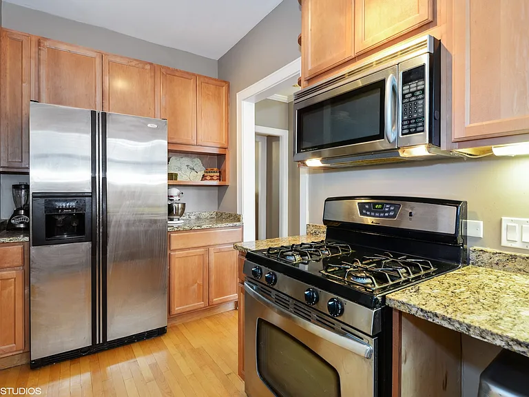 1009 Greenleaf St #1W — Photo 8