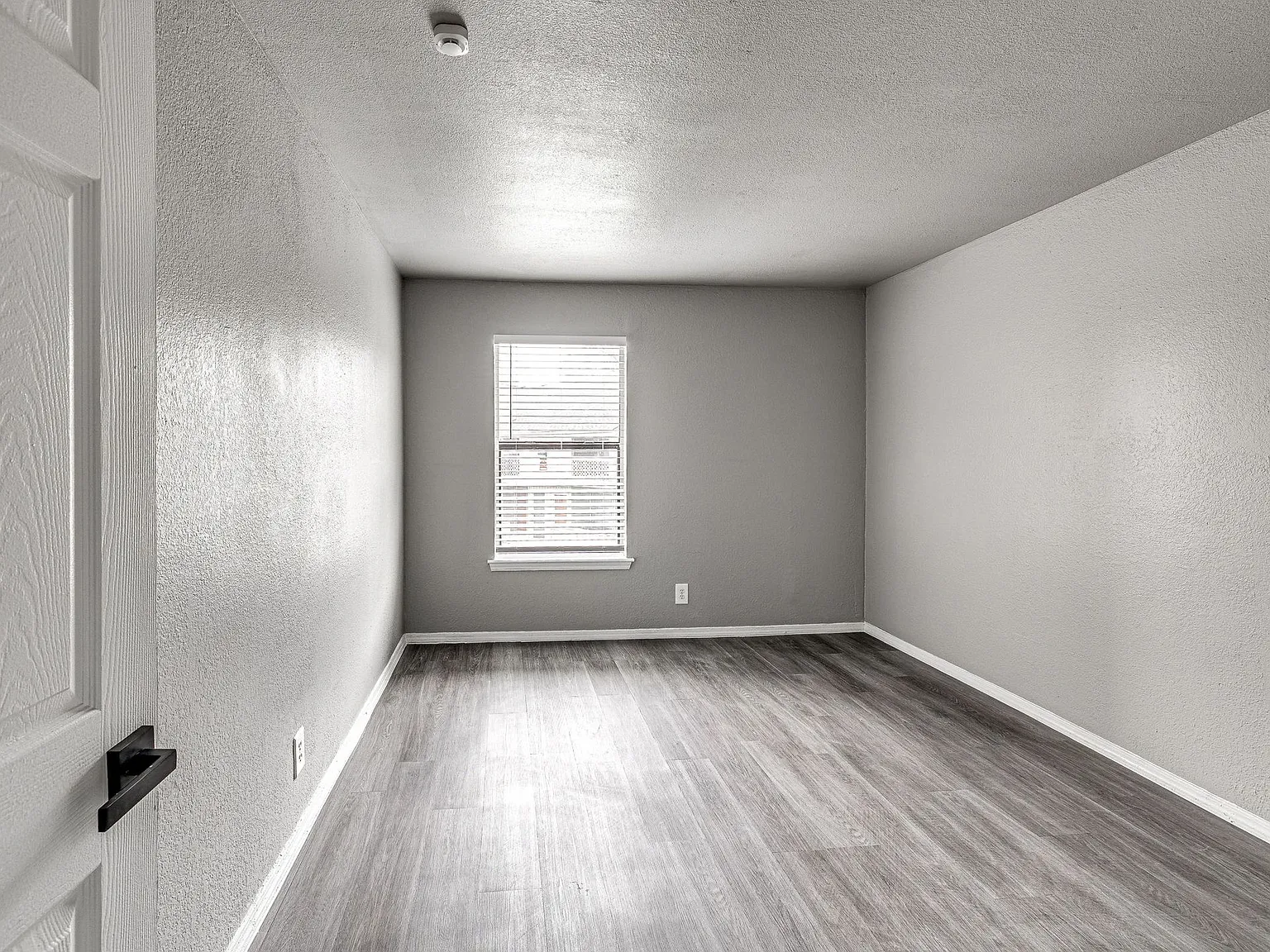 Alexis Park Apartments — Photo 3