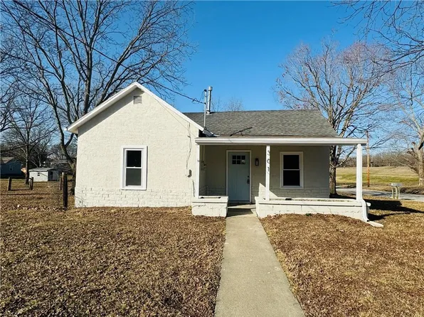 301 Carr Ave, Osawatomie, KS 66064