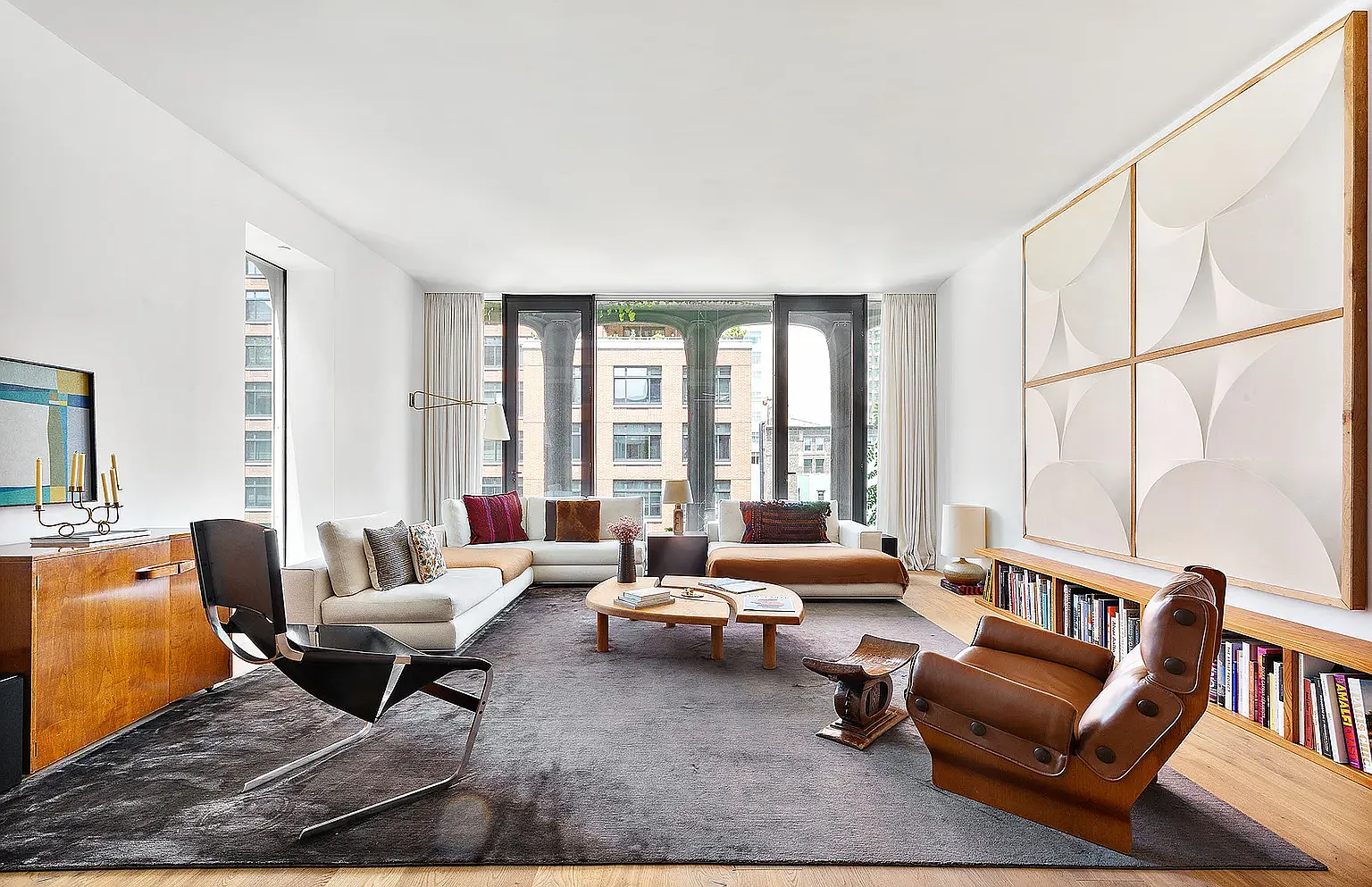 325 West Broadway — Photo 1