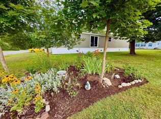 35 Family Cir, Hartland, VT 05048