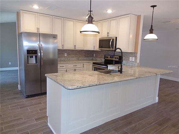4th image of 4701 Grainary Ave