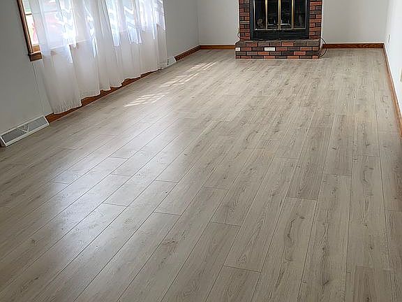 3rd image of 207 Garden St