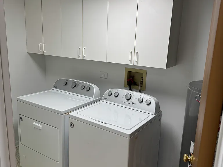 208 Charleston Ct #2 — Photo 8