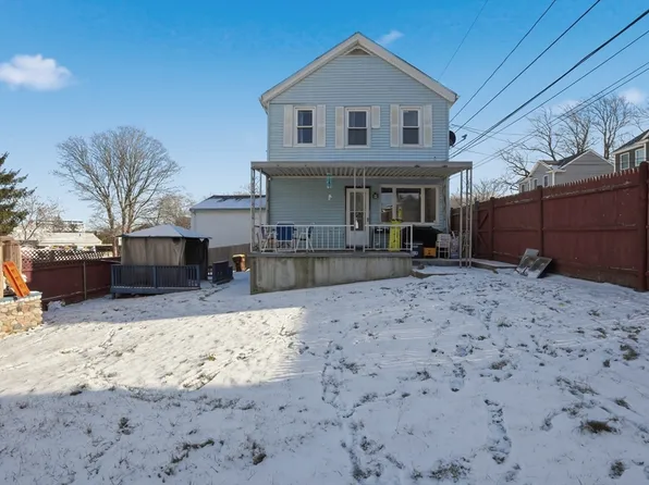 364 Tecumseh St, Fall River, MA 02721