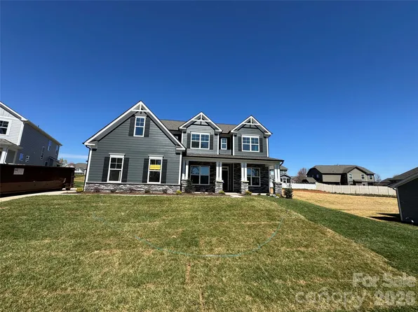 1320 Knob Creek Dr, Gastonia, NC 28054