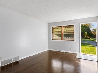 5611 W Karen Ct, Stevensville, MI