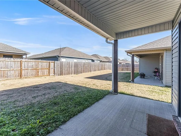 980 E Starling St — Photo 24