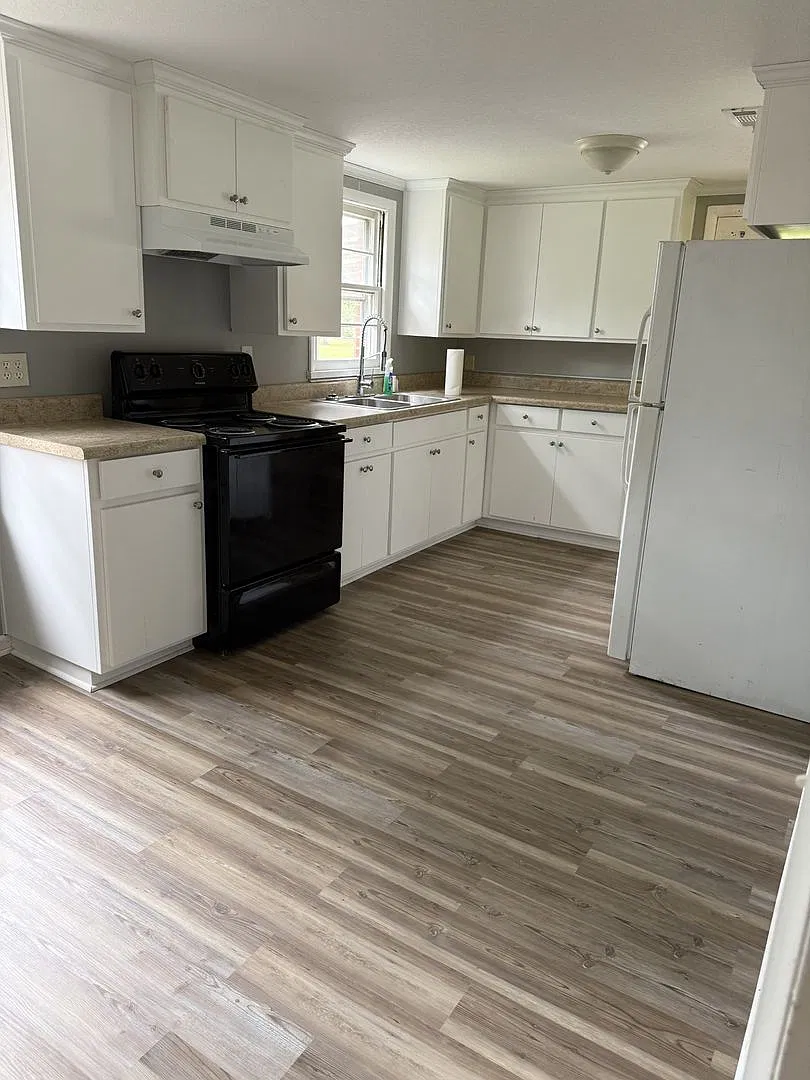 Home off S. Patterson/Hwy 41 & Perimeter Rd — Photo 4